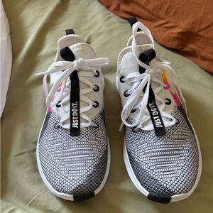 Women’s Nike shoe size 5.5